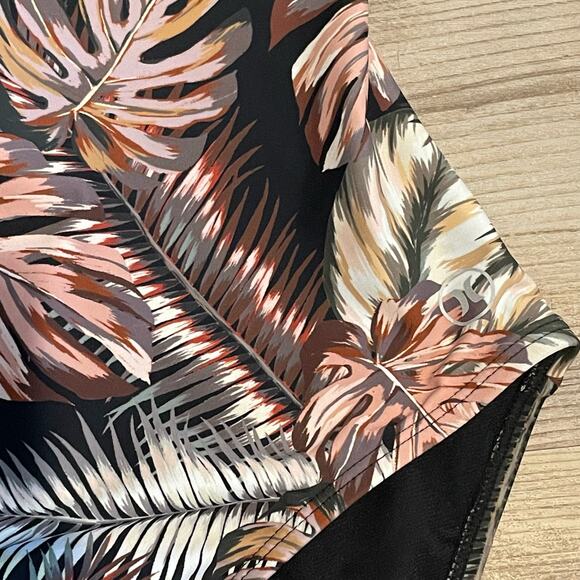 Hurley Palm Leaf Print One Piece Swimsuit - size Small - Picture 4 of 6